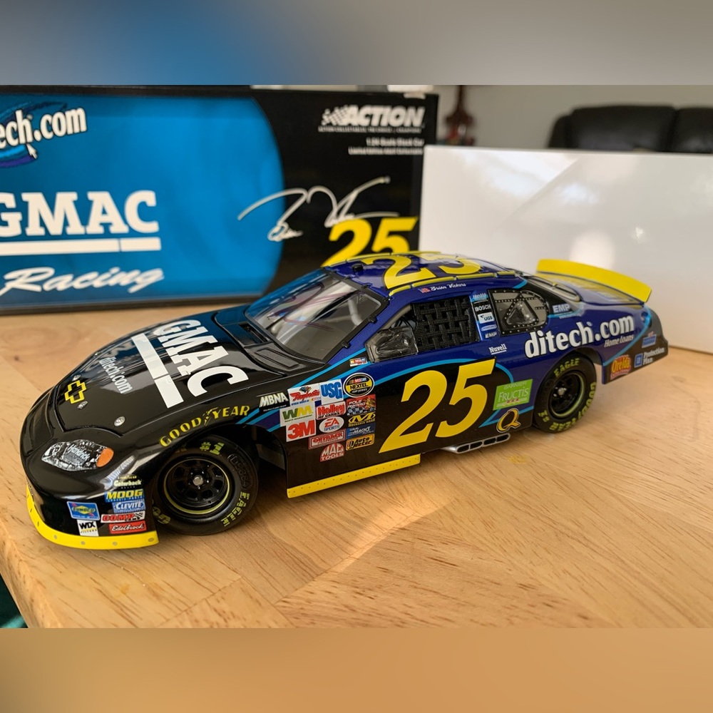 2005 Brian Vickers NASCAR diecast AUTOGRAPHED